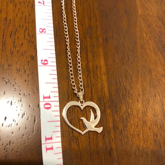Rose Gold Tone Heart With Dove Pendant and Chain Pre-Owned - Picture 8 of 14
